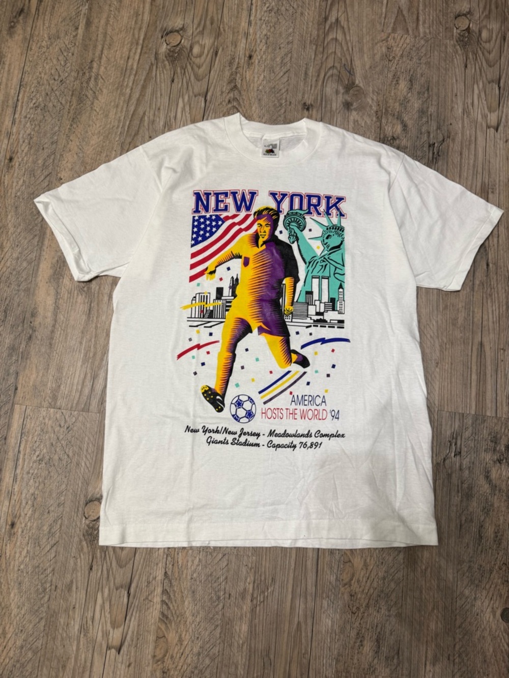 New York Graphic White Men's T-Shirt - Vintage Soccer Design